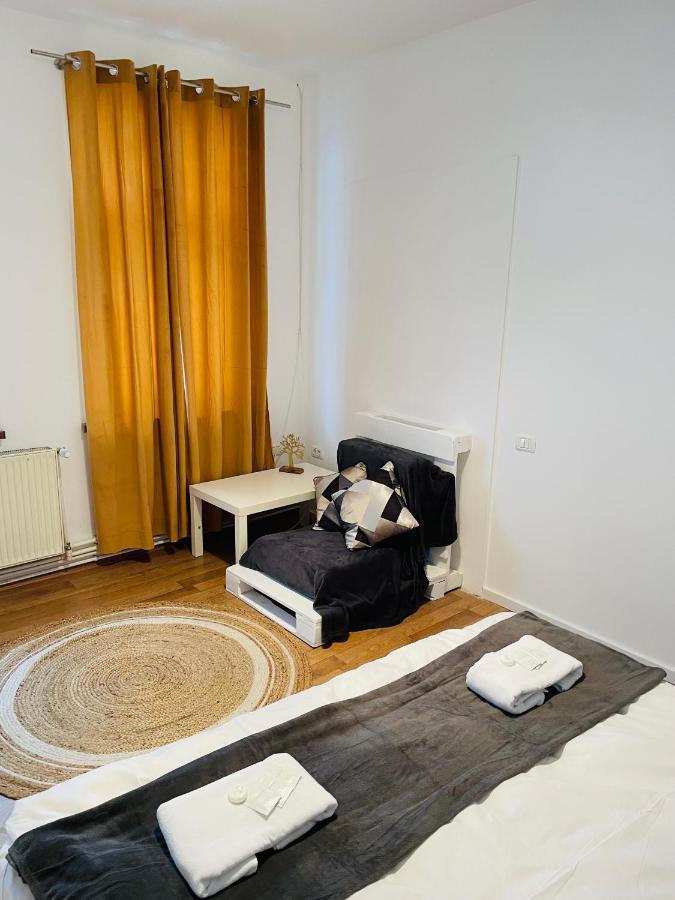Ferienwohnung Londof Housing City Center Brașov Exterior foto