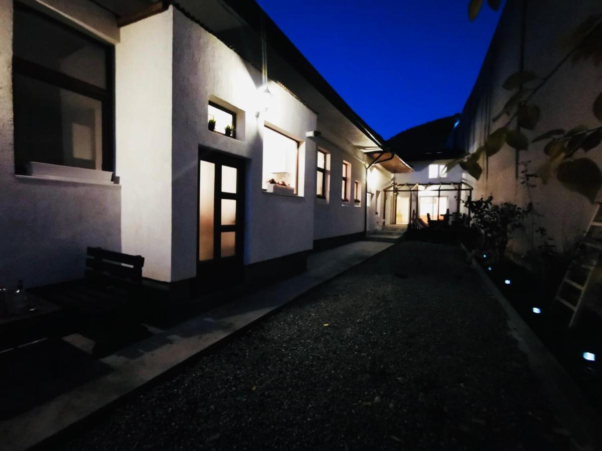 Ferienwohnung Londof Housing City Center Brașov Exterior foto